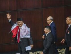 Komisi III DPR Merespon Langkah MKMK yang Berhentikan Anwar Usman sebagai Ketua MK