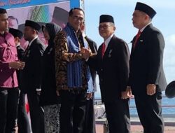 Asuransi untuk Nelayan Palopo, Judas Amir Menerima Penghargaan Satyalancana Wira Karya dari Presiden