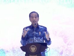 Jokowi Menanggapi Pernyataan Salah Satu Calon Presiden yang Mengatakan Penurunan Indeks Demokrasi di Indonesia