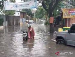 3 alasan penting untuk memperhatikan dampak buruk jika motor nekat menerjang banjir