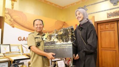 Bupati Hendy Menyambut Atlet Voli Megawati yang Mudik ke Jember