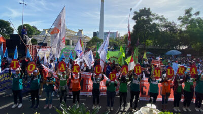 Demo Buruh di Surabaya Membawa 11 Tuntutan Penting