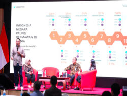 Ridwan Kamil Membagikan Pengalaman Berwirausaha kepada Mahasiswa Indonesia di Singapura