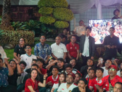 Ribuan Pendukung Memenuhi Gedung Kemenpora, Memberikan Dukungan kepada Timnas U-23 Indonesia