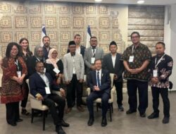 Kontroversi Pertemuan Muchlis A Rofik dengan Presiden Israel: Pentingnya Keberanian dan Keterbukaan