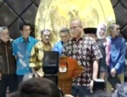 Pegawai KPU RI Mendampingi Hasyim Asy’ari Sebagai Pahlawan setelah Dipecat, Said Didu: Memalukan