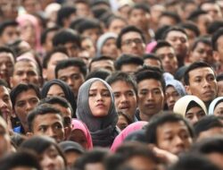 Penyebab Turunnya Jumlah Kelas Menengah di Indonesia:NSUTF8