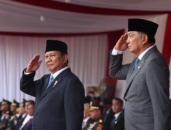 Crowds Cheer as Prabowo Subianto and Defense Minister Sjafrie Ride Maung After Handover Ceremony